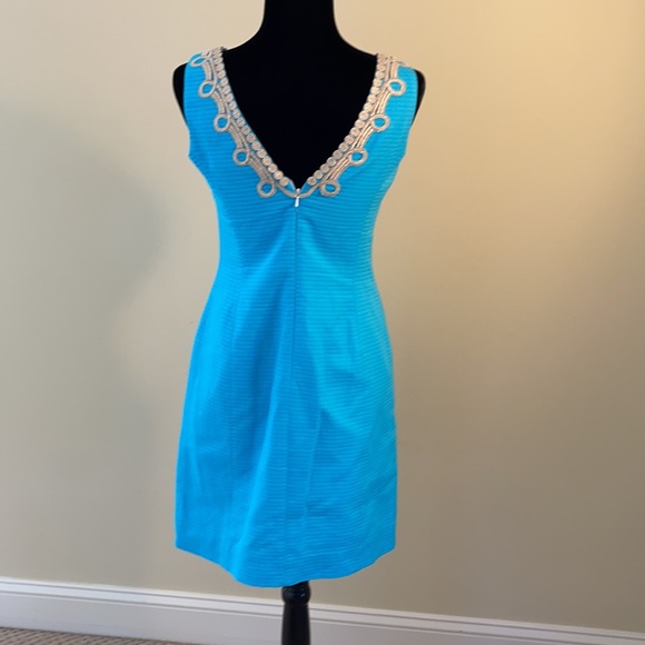 Lilly Pulitzer shift dress w gold trim - Picture 3 of 5